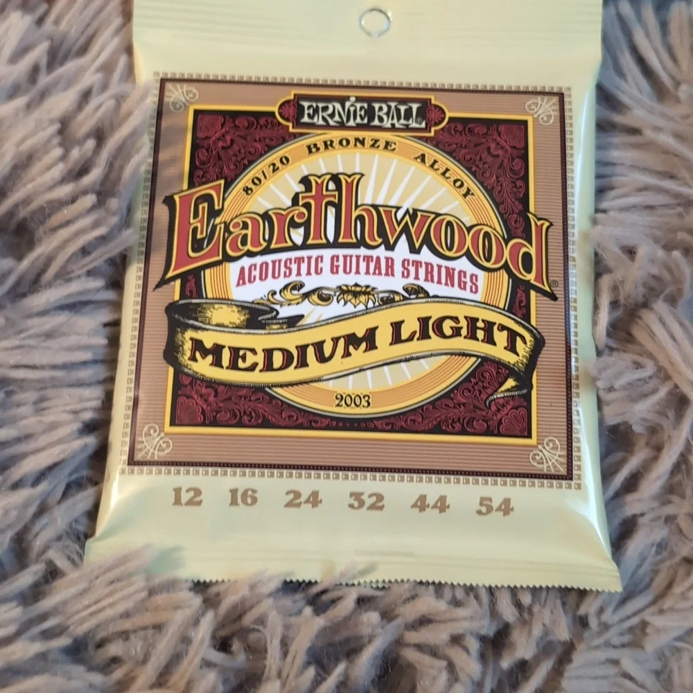 Acoustic guitar (Adam Levine series) - Picture 3 of 7